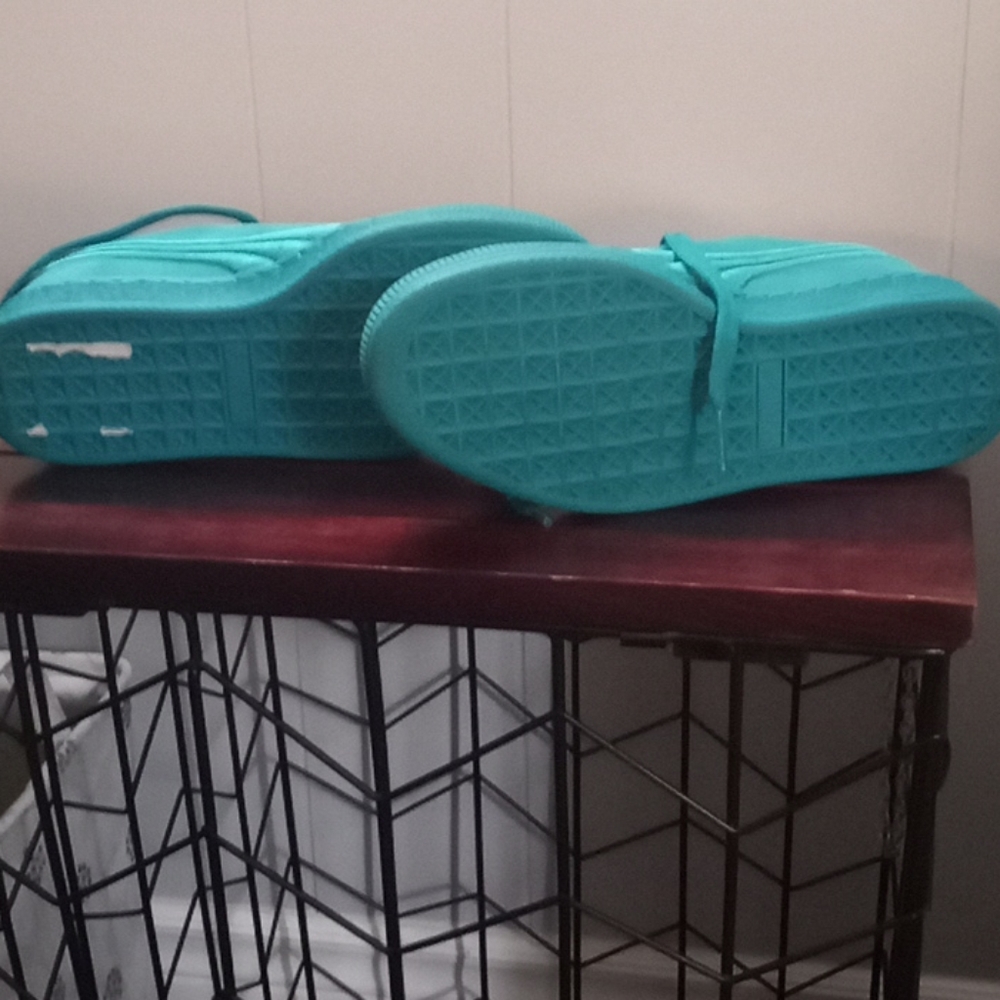 Turquoise PUMAS - Picture 3 of 5